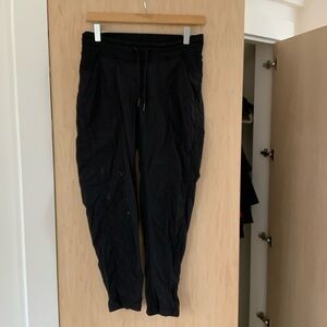 Lululemon joggers size 6